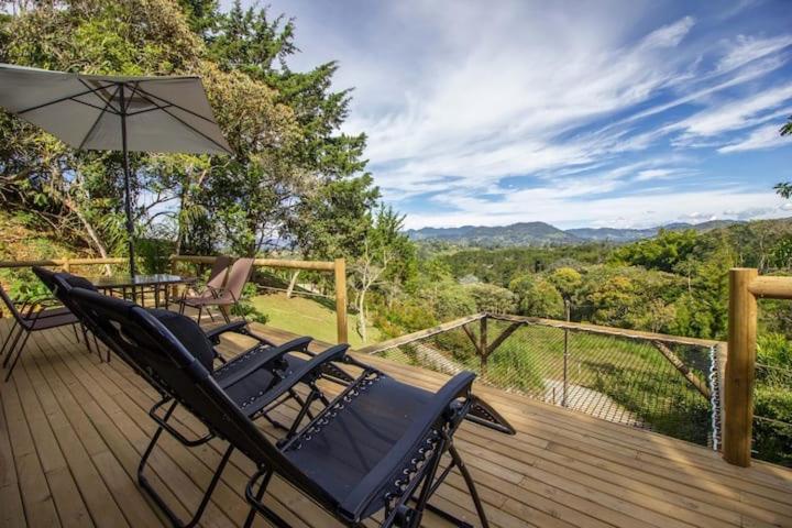 מלון ריונגרו Bleu Hills Glamping Llanogrande מראה חיצוני תמונה